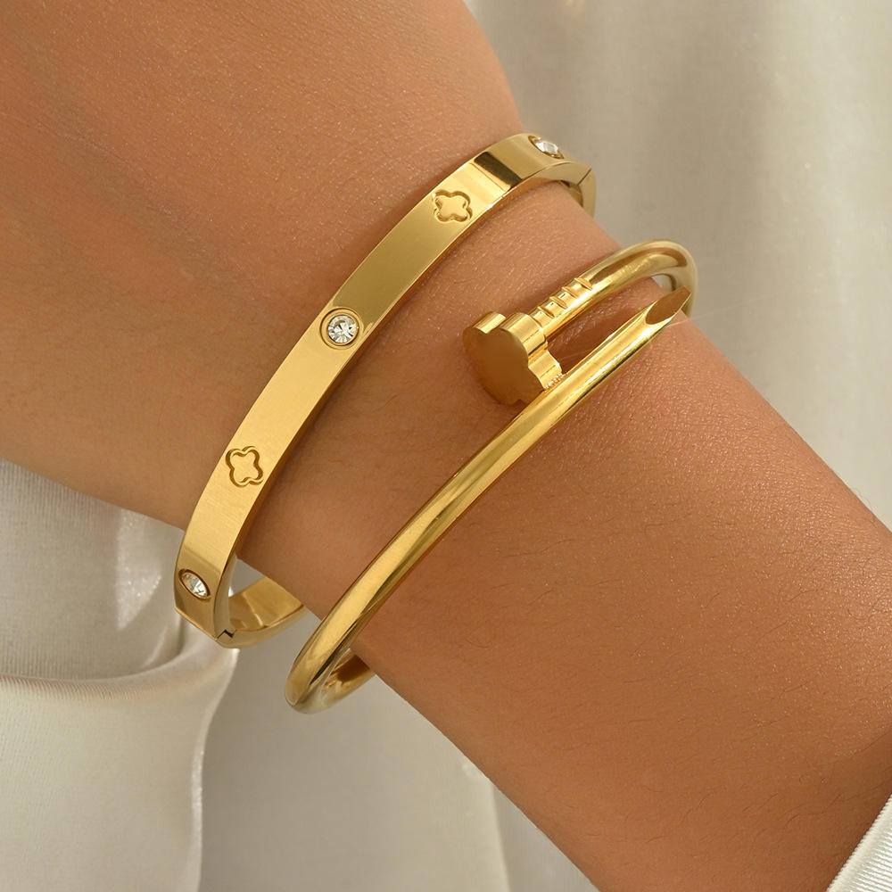 Clover Head Bangle