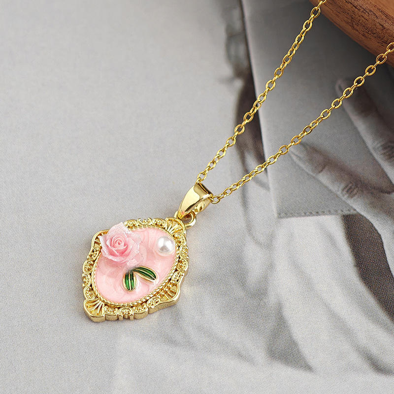 Lady Bridgerton Pink Rose Medallion