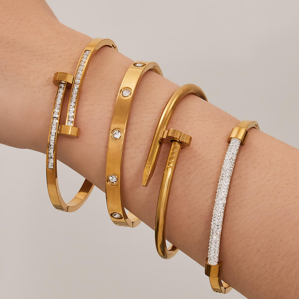 Clover Head Bangle