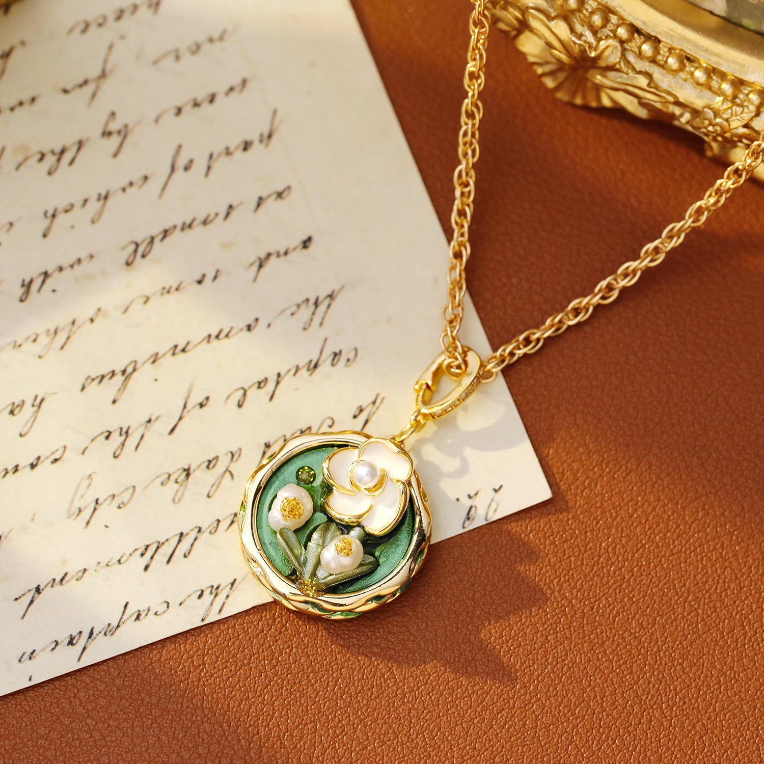 Jardin de Camélia Necklace