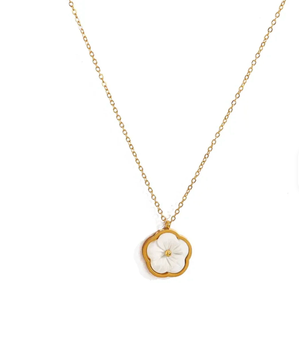 White Flower Necklace