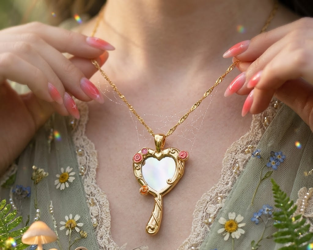Alice Hand-Mirror Necklace